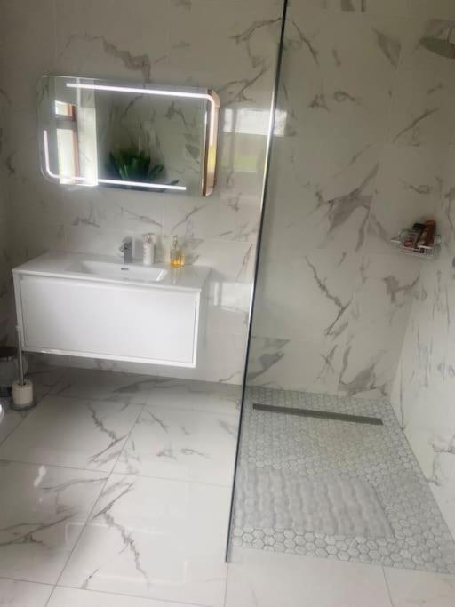 Modern Apartment At Croagh Patrick ウェストポート エクステリア 写真